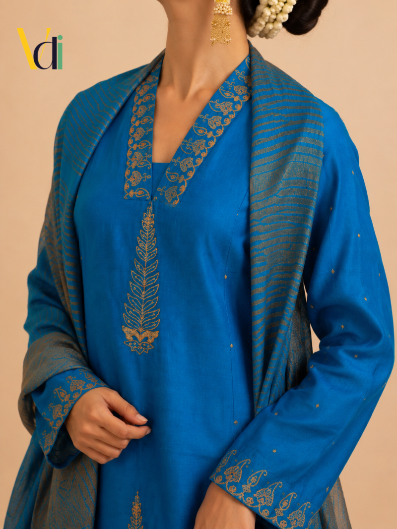 Neela Mayil Tussar Set — alternate view